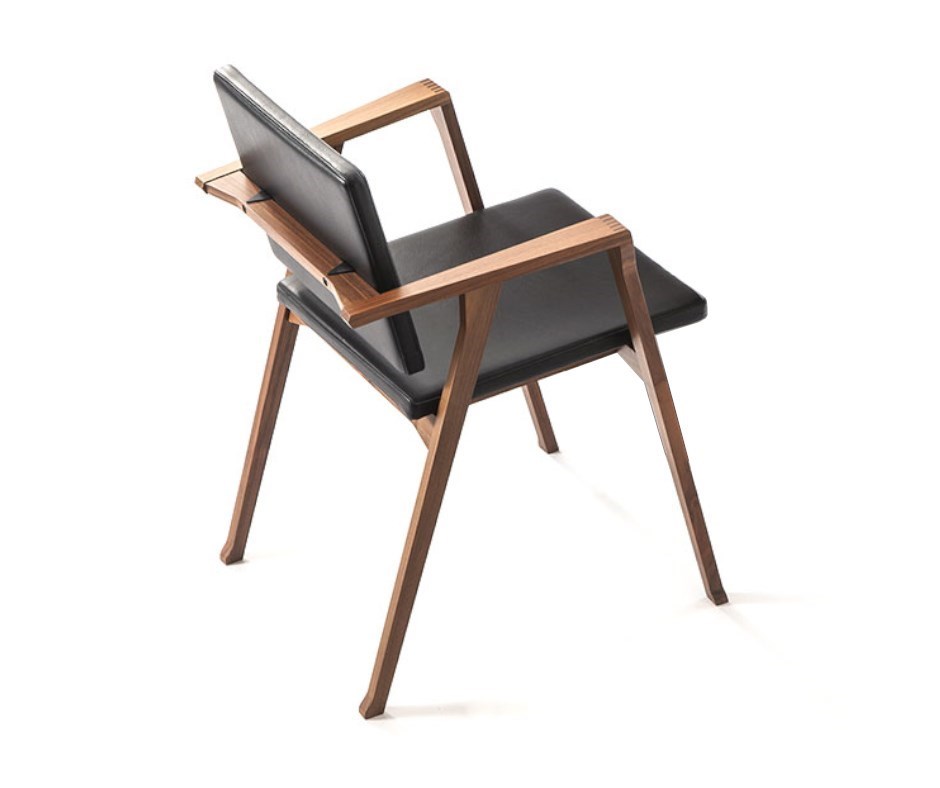 832 LUISA Poltroncina (struttura in noce canaletto) - Cassina